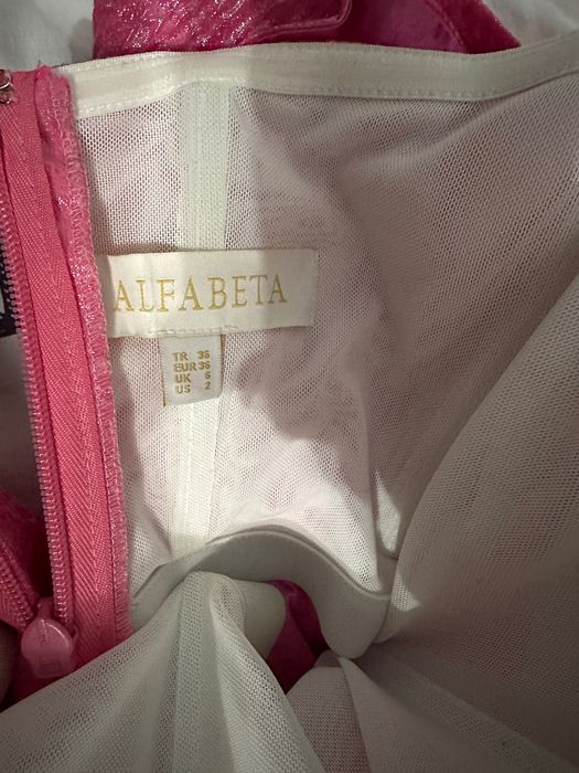 Къса рокля с паднали ръкави