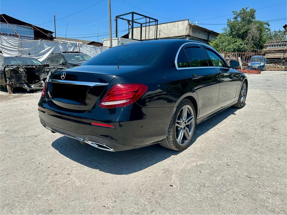 Mercedes-Benz E-class (W213) E 220d 194кс 9G-TRONIC 2017г Мерцедес