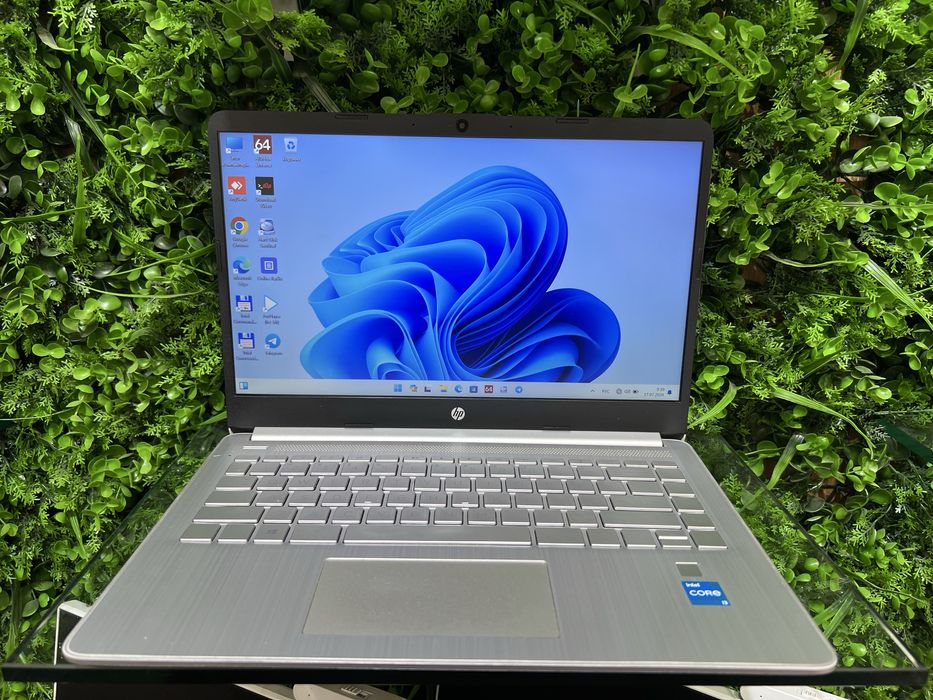 Hp core i3 yangi avlod ixchamidan 14 lik