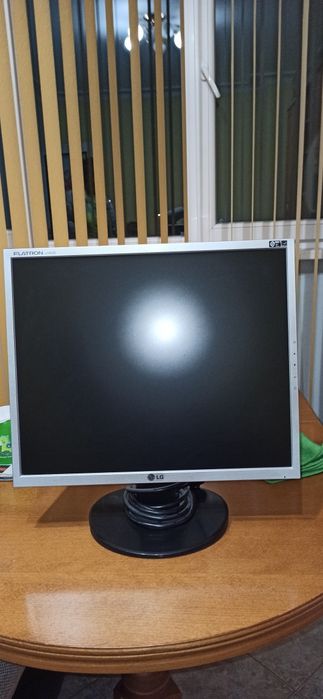 Продавам LCD монитор 19" LG гр. Стара Загора Самара 3 • OLX.bg