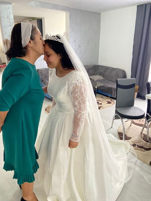 Vând rochie Mireasa