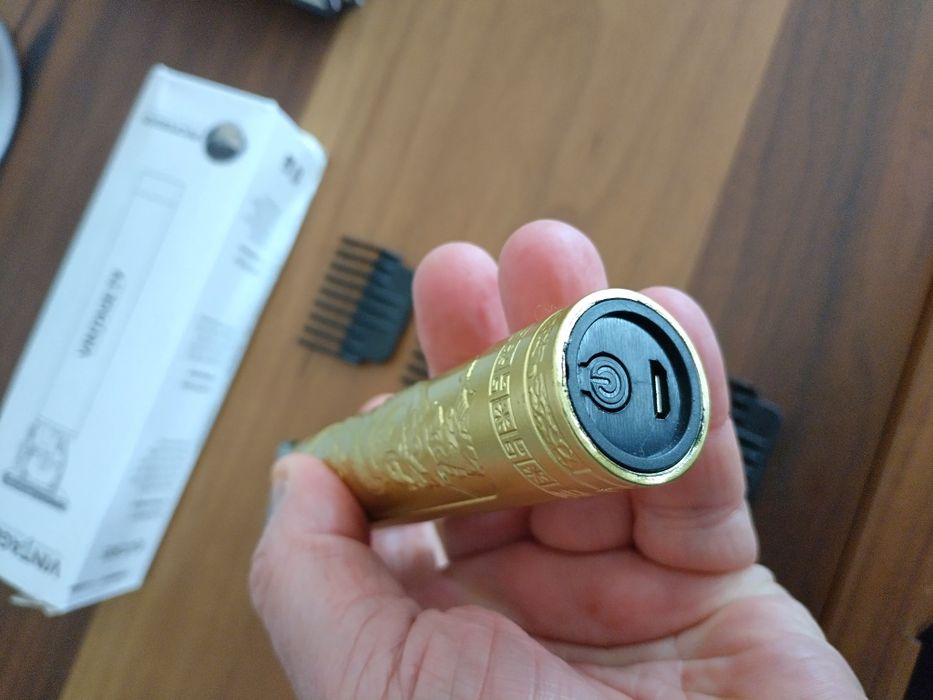 Оригинална професионална машинка за подстригване с приставки