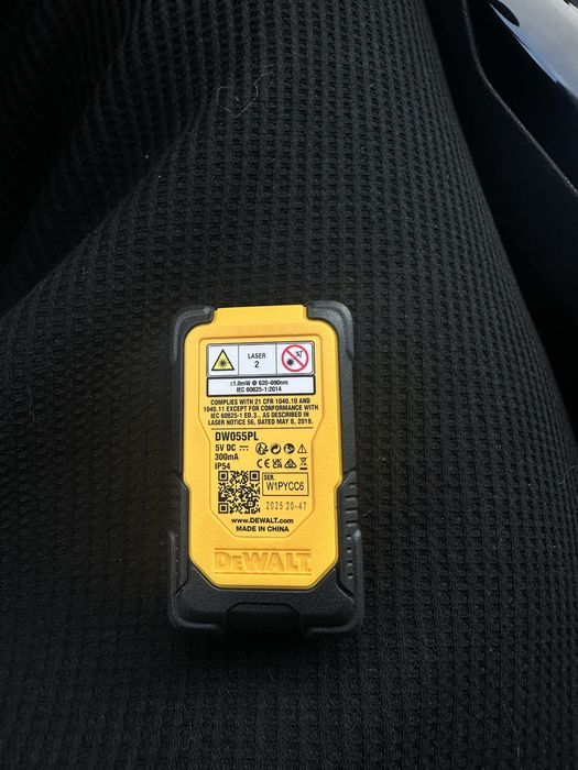 Laser masurat distanta exacta DeWalt