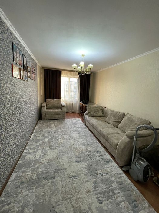 Продам 2 комн.район Юность!