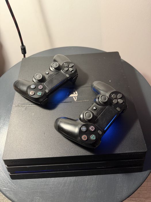 PS4 Pro + Jocuri