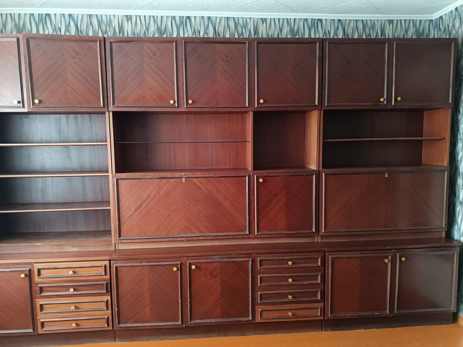 Продам мебельную стенку