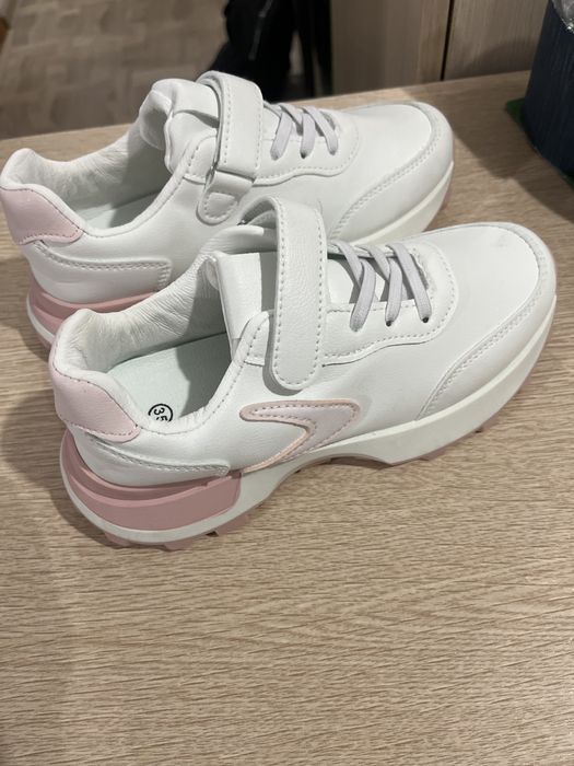 Детские кроссовки