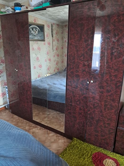 Продам спальный гарнитур