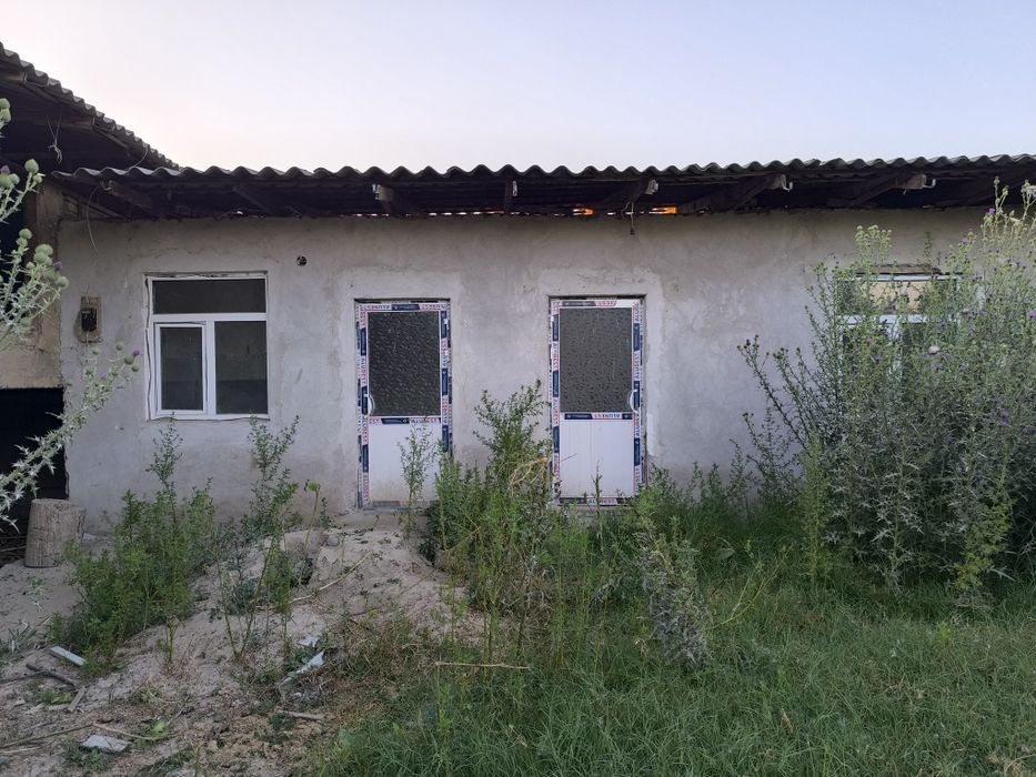 Вилла куриш учун мулжалланган 20 сотих бог девор уралган