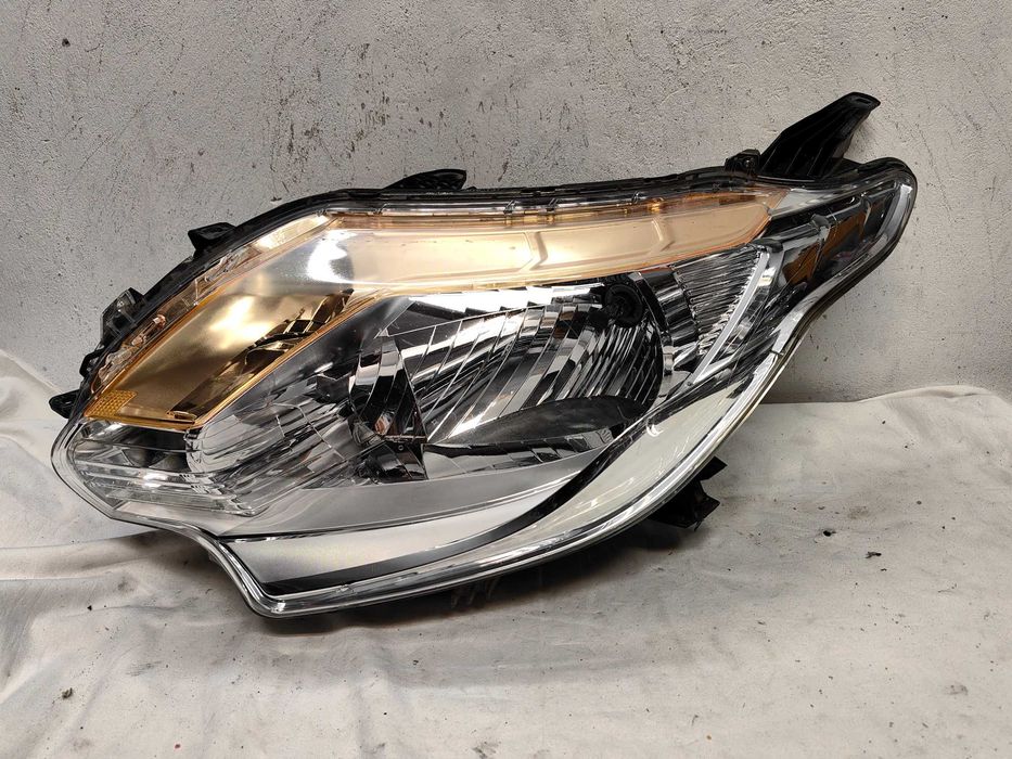 Оригинален фар Mitsubishi L200