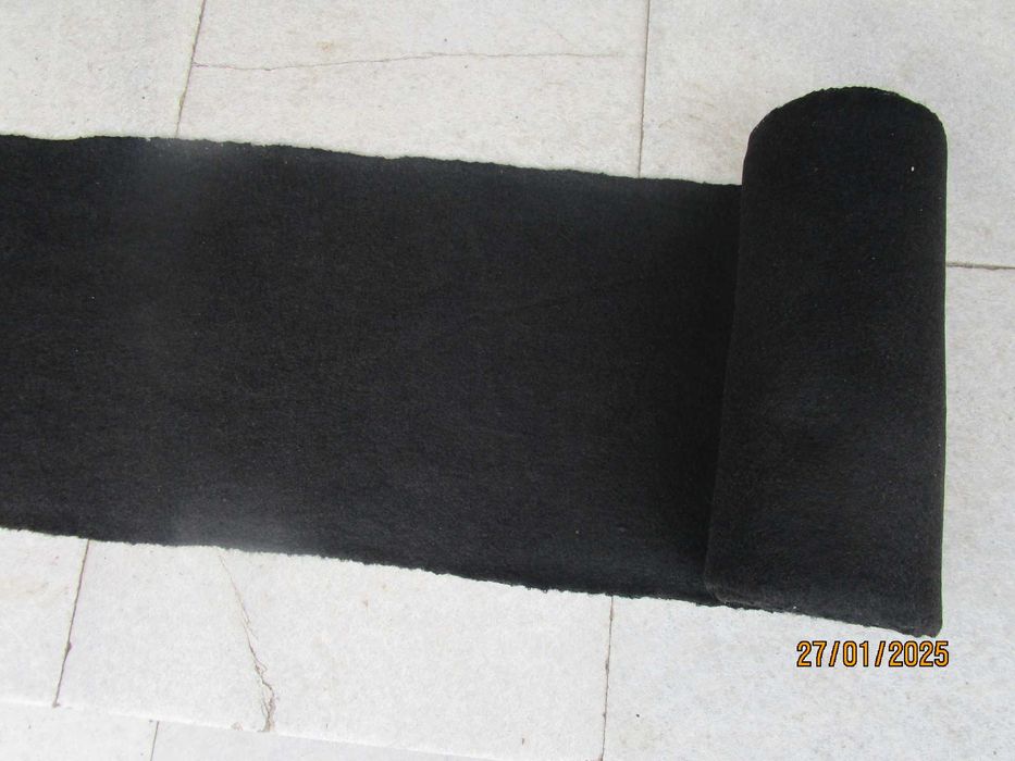 Автентичен, черен шаечен плат