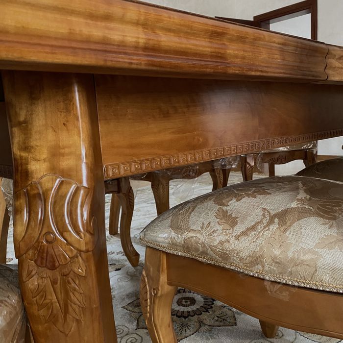 Продается стол идеальное состояние