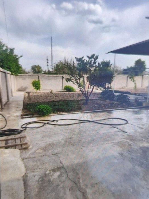 Ховли сотилади, 9 сотих + 4 сотих захват. Райцентърдан кирилади.