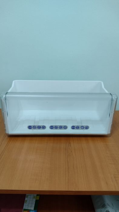 'Cutie / cutii alimente & geam / pentru frigider/ combină Whirlpool ARC 5450
