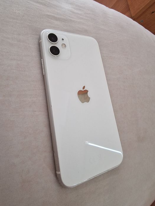 Продам Iphone 11 128