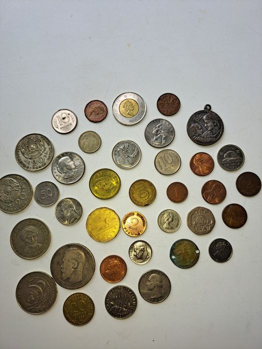 Продам монеты разных стран.