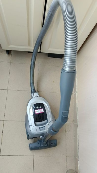 Пылесос LG 2000W
