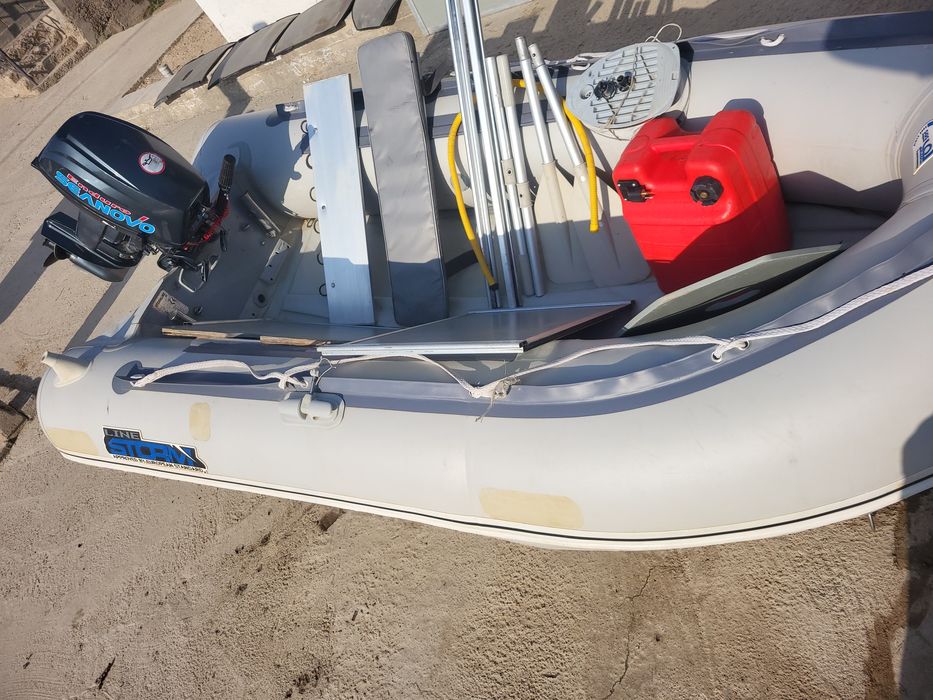 Лодка с матор почта новй