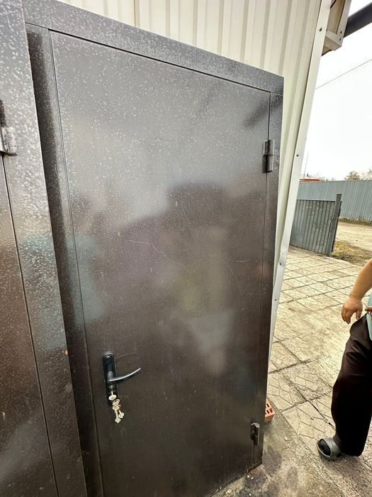 Продам наружные двери