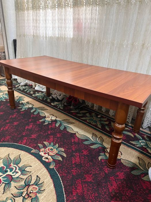 Продам стол в хорошем состояние