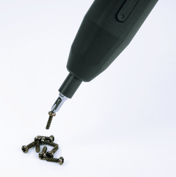 Аккумуляторная отвёртка новый,батарейкали атверка