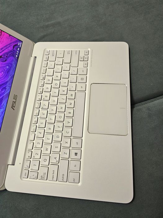 Ультрабук Asus ZenBook UX305FA