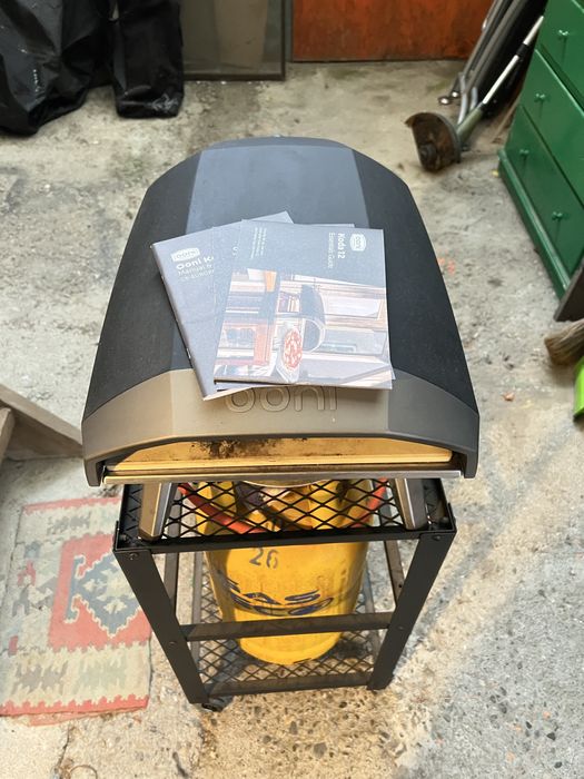 Ooni koda 12 cuptor pizza cu butelie si masa cu roti