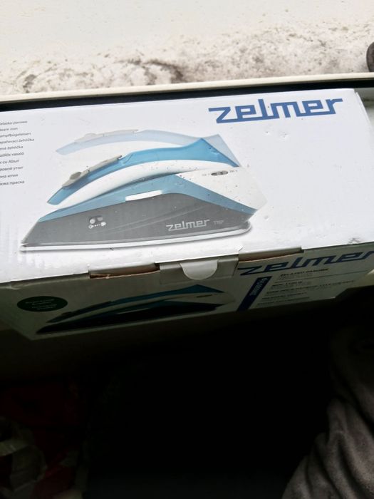 Чисто нова не отваряна ютия Zelmer