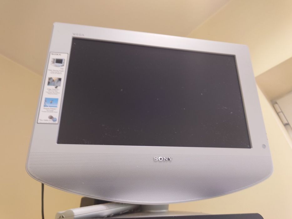 Телевизор Сони с опция стойка
