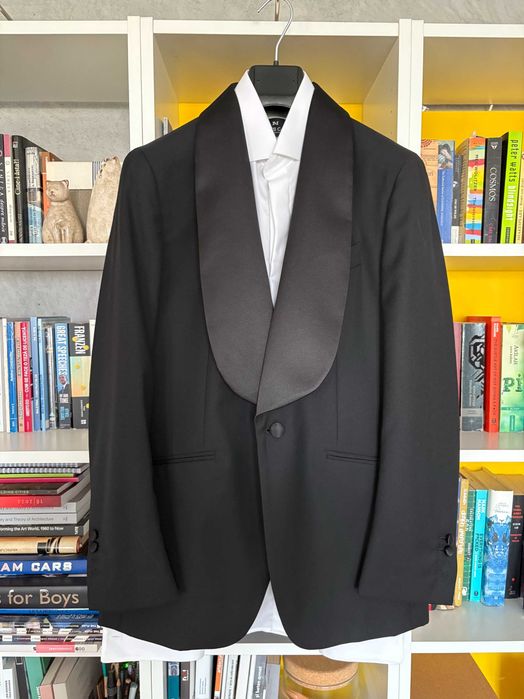 Costum ceremonie Men's Cave
