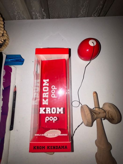 Krom pop lol culoarea rosie