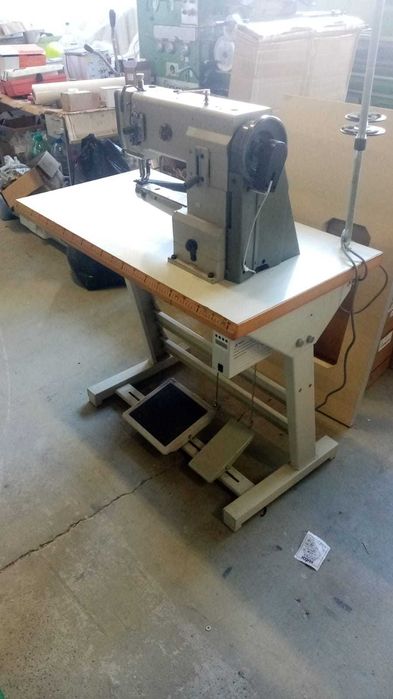 Masina de cusut industriala cu brat