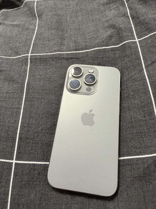 Iphone 15 pro natural titanium