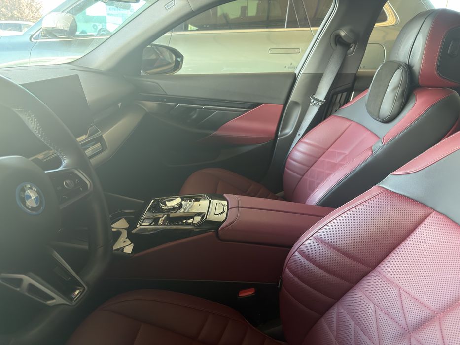 BMW i5 50L M Paket 2025 yil