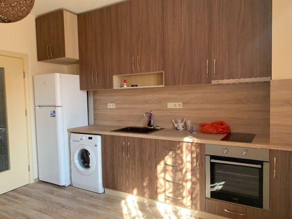 Дава се под наем Тристаен апартамент в София, Витоша - 80 кв.м за 716 € - Снимка #1