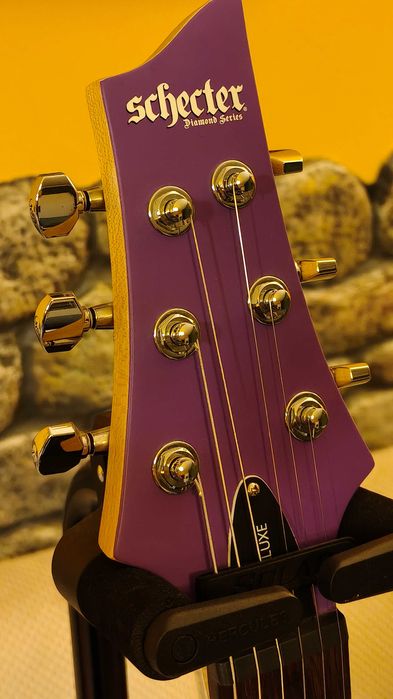 Schecter C-6 Deluxe - Seymour Duncan JP/'59, като нова