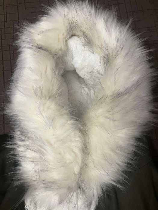 НОВА зимна дамска парка с дебела подплата и качулка (размер М)