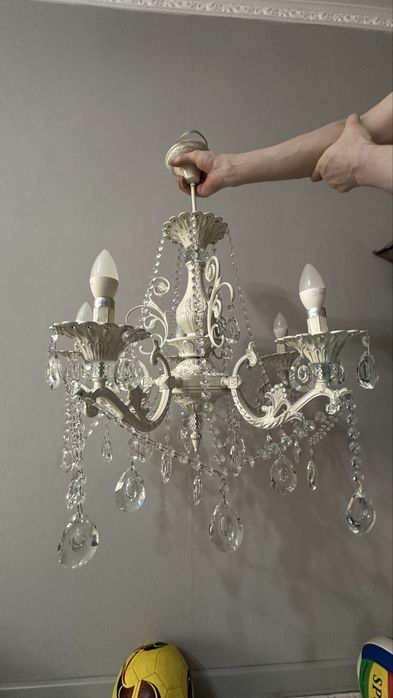 Продам люстры б/у