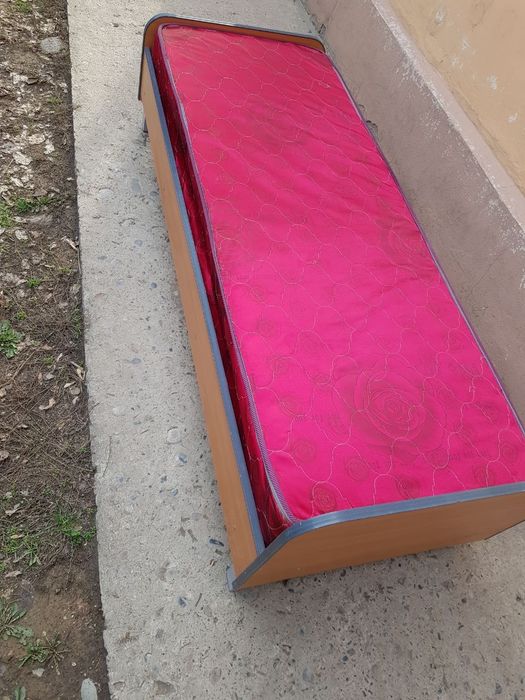 Одоместная кровать + матрас