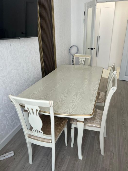 Продам стол со стульями