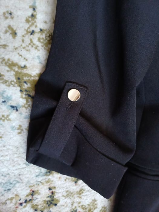 Костюм продам срочно