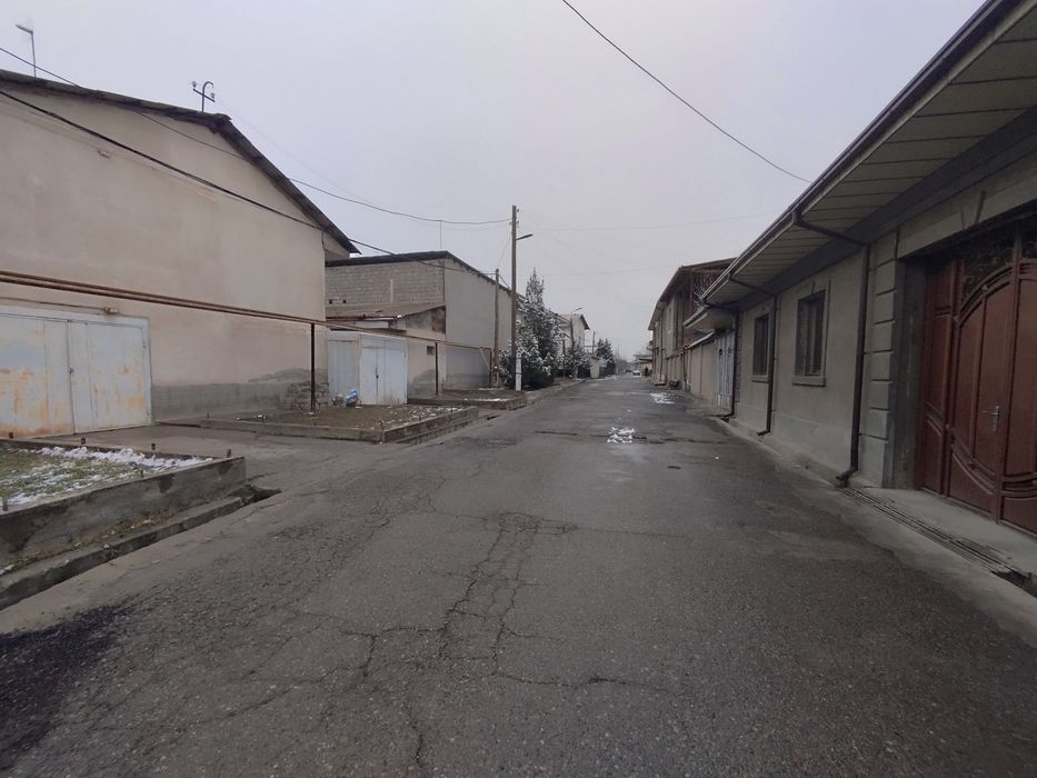 Қибрай тумани Дўрмон маҳалласида уй сотилади