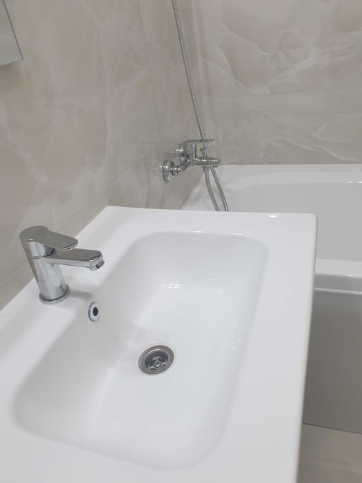 Inchiriez apartament