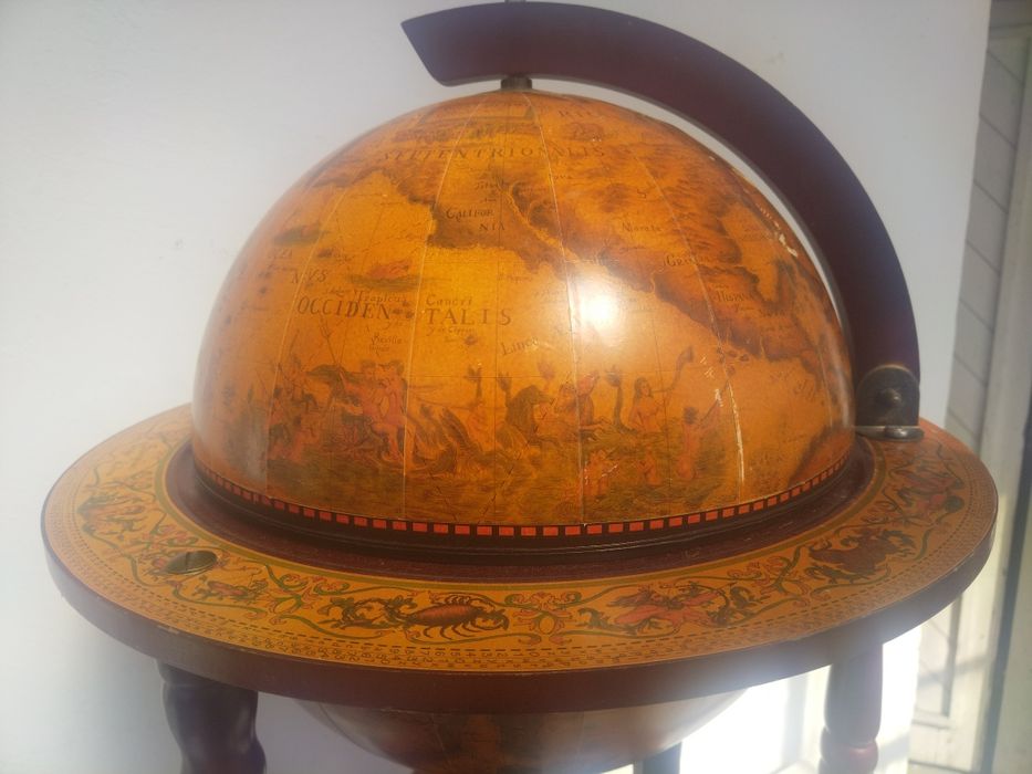 Глобус бар Tre Esse - Worlds, за шишета и чаши за алкохол 
Размери: 55