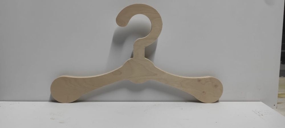Продам вешалки деревянные