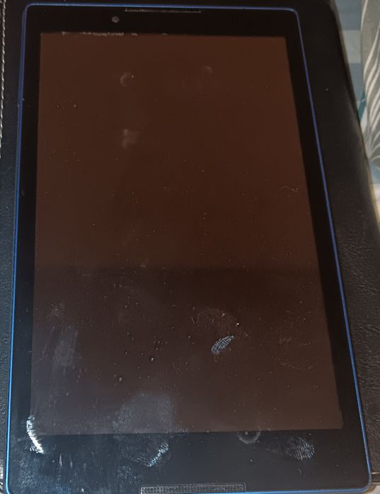 Продавам таблет 8 инча.