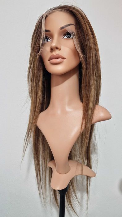 Естествена перука 70–75 см – Lace Front 13x6, кафява с руси кичури