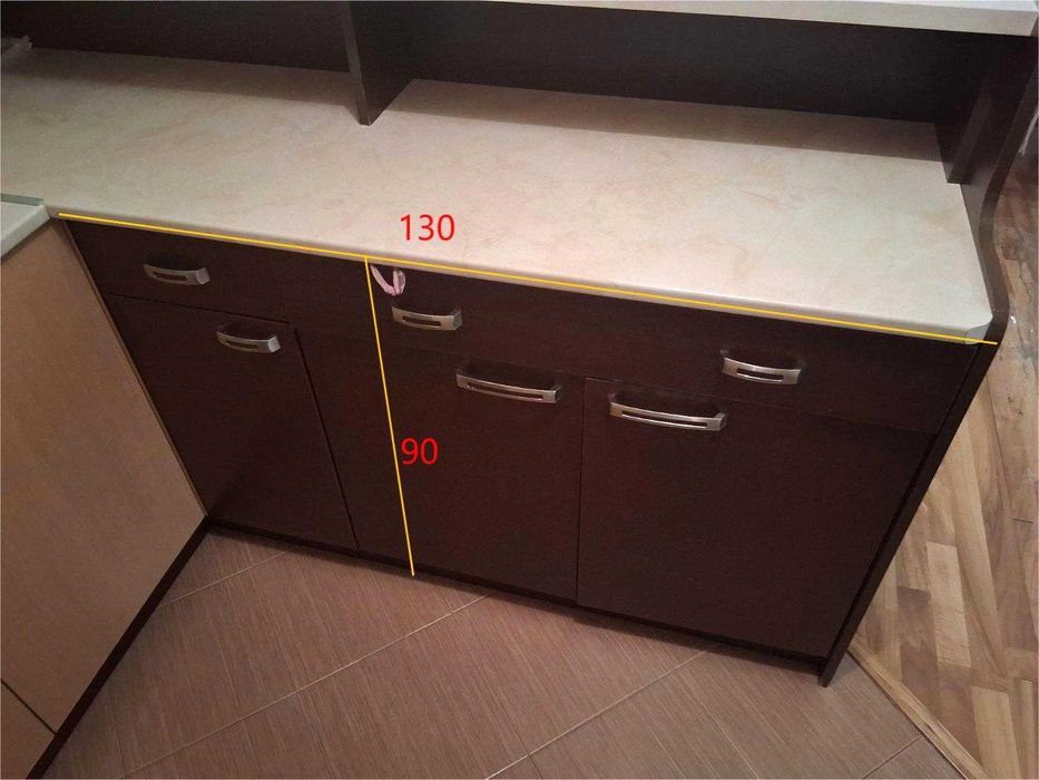 Кухня, П-образна в два цвята.