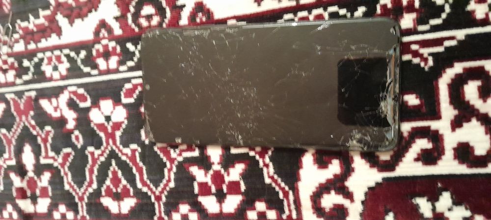 Продам Samsung Galaxy A20s на запчасти