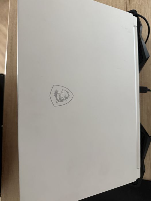 Laptop Gaming Msi Stealth 15m white edition